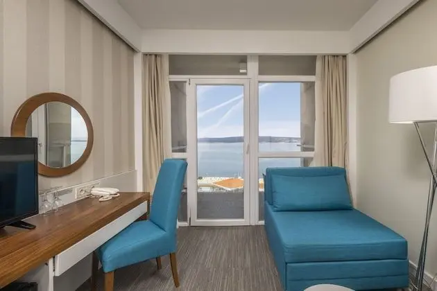 Superior twin room, sea view, balcony