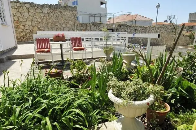 Apart Daire, 1 Yatak Odası, Teras, Zemin Kat