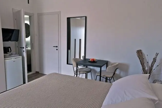 Comfort Tek Büyük Yataklı Oda, Teras, Zemin Kat