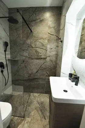 Comfort Tek Büyük Yataklı Oda, Teras, Zemin Kat