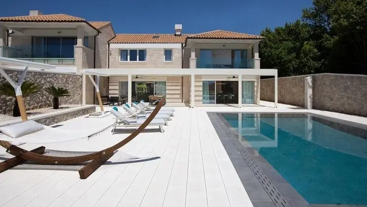 Villa, Sigara İçilebilir