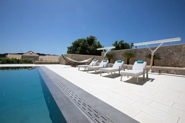 Villa, Sigara İçilebilir