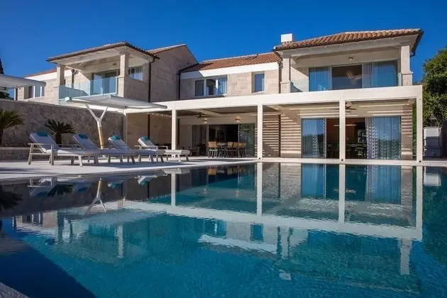 Villa, Sigara İçilebilir