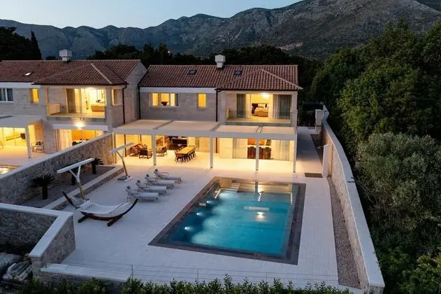 Villa, Sigara İçilebilir