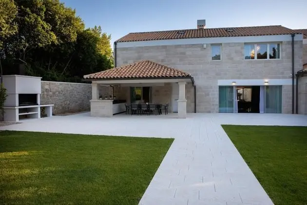 Villa, Sigara İçilebilir