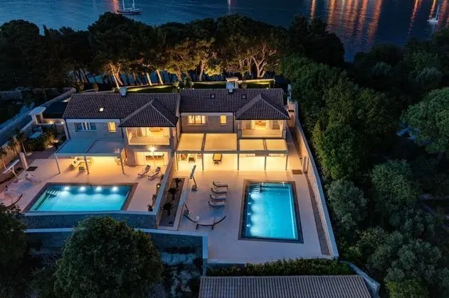 Villa, Sigara İçilebilir