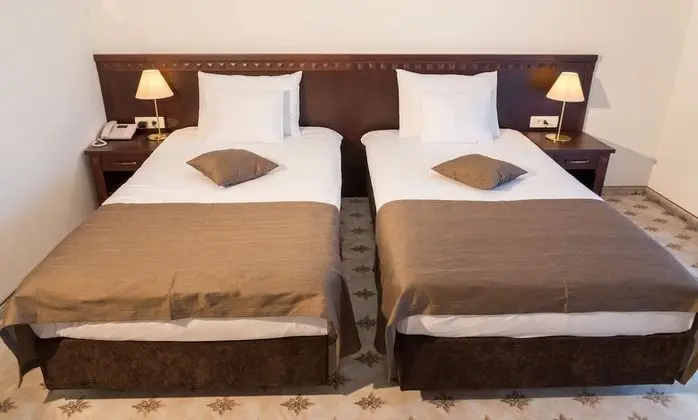 Büyük Yataklı Tek Kişilik Oda