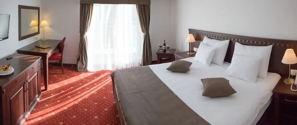 Büyük Yataklı Tek Kişilik Oda