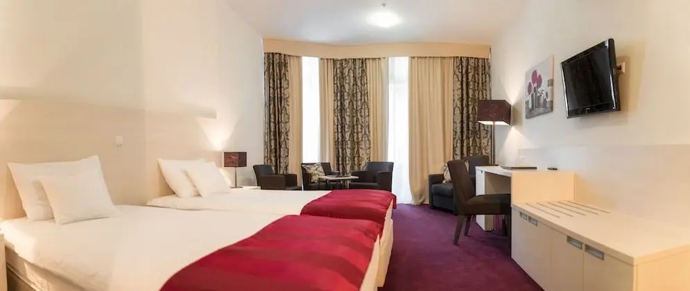 Büyük Yataklı Tek Kişilik Oda