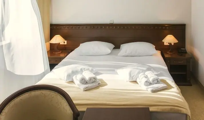 Büyük Yataklı Tek Kişilik Oda