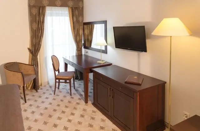 Büyük Yataklı Tek Kişilik Oda