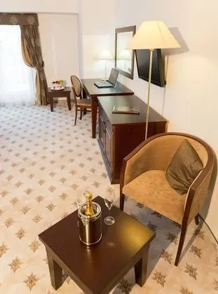 Büyük Yataklı Tek Kişilik Oda