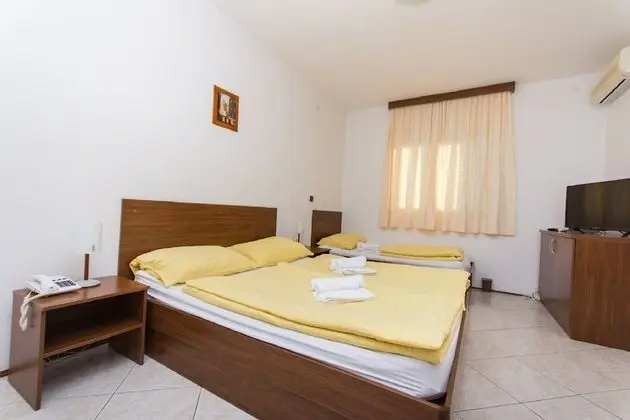 Üç Kişilik Oda, Balkon