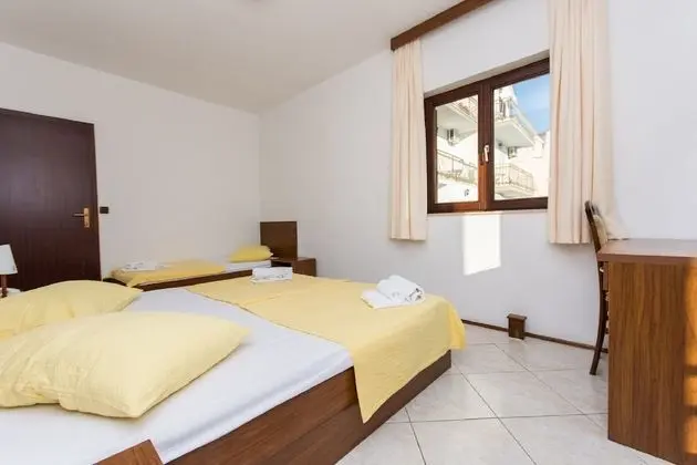 Üç Kişilik Oda, Balkon