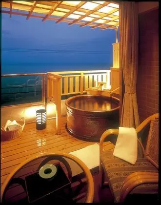 Traditional Dört Kişilik Oda, Deniz Manzaralı (Japanese-Style, with Open Air Bath)