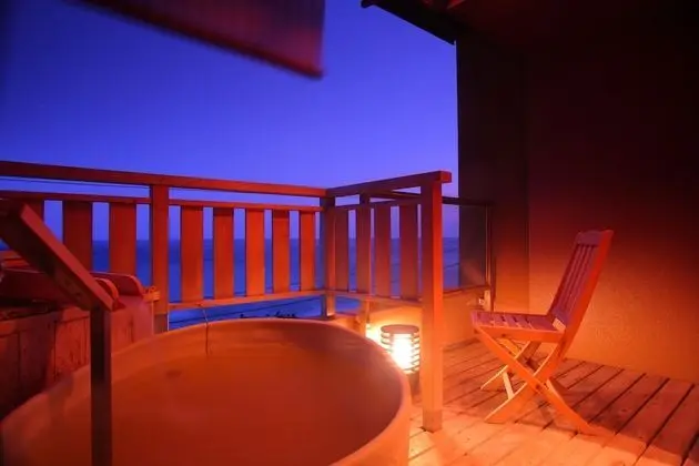 Traditional Dört Kişilik Oda, Deniz Manzaralı (Japanese-Style, with Open Air Bath)