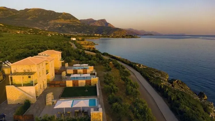 Exclusive Villa, 2 Yatak Odası, 2 Banyolu, Havuz Manzaralı