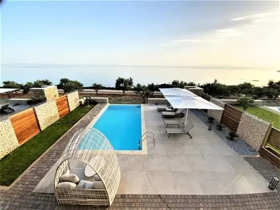 Executive Villa, 2 Yatak Odası, 2 Banyolu, Havuz Manzaralı