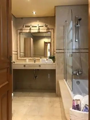 Tek Büyük Yataklı Oda (Private Bathroom)