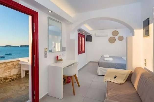 Üç Kişilik Oda, Deniz Manzaralı