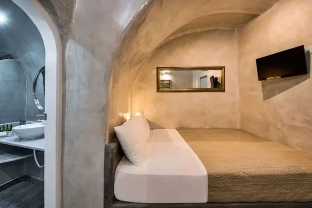 Traditional Tek Büyük Yataklı Oda (Cave)
