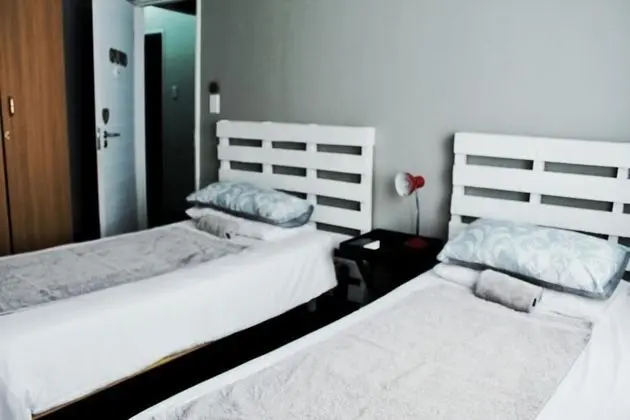 Basic Tek Büyük veya İki Ayrı Yataklı Oda, Ortak Banyo