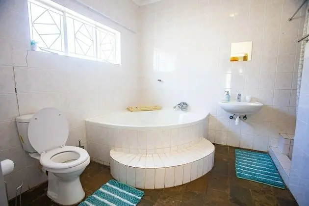 Tek Büyük veya İki Ayrı Yataklı Oda, Özel Banyo