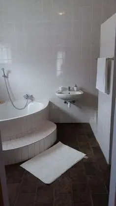 Tek Büyük veya İki Ayrı Yataklı Oda, Özel Banyo