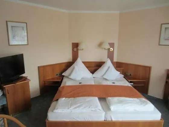 Tek Büyük Yataklı Oda