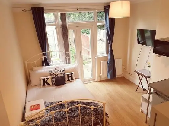 Premium Tek Büyük Yataklı Oda, Banyolu/Duşlu, Bahçe Manzaralı (Room 2)