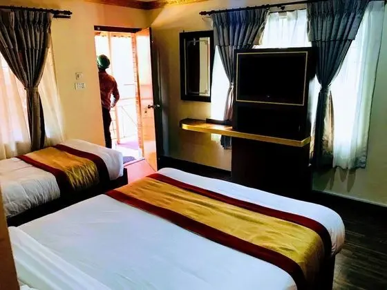 Deluxe Tek Büyük veya İki Ayrı Yataklı Oda, 2 Yatak Odası, Bahçe Manzaralı