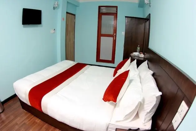 Family Oda, 1 Büyük (Queen) Boy Yatak ve Çekyat, Küvet