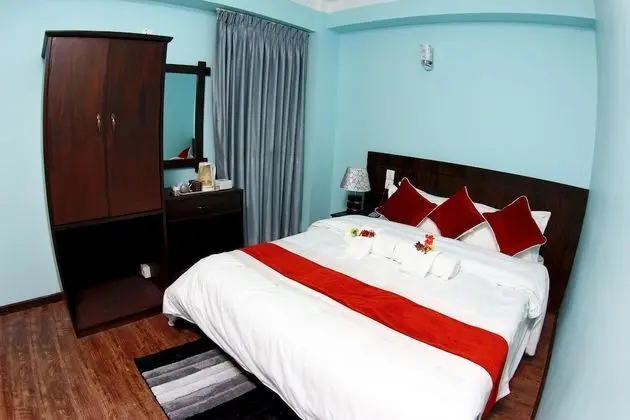 Family Oda, 1 Büyük (Queen) Boy Yatak ve Çekyat, Küvet