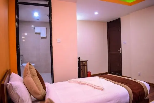 Standard Tek Büyük veya İki Ayrı Yataklı Oda