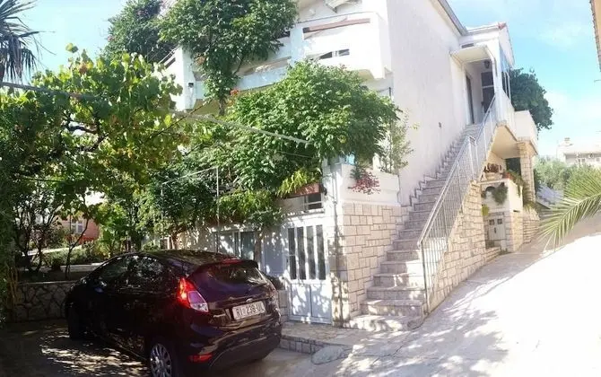 Apart Daire (Kati - 150 m from center - A3(6+2))