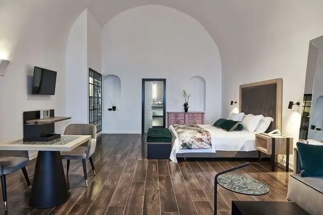 Senior Süit, 1 En Büyük (King) Boy Yatak