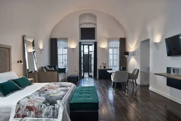 Senior Süit, 1 En Büyük (King) Boy Yatak