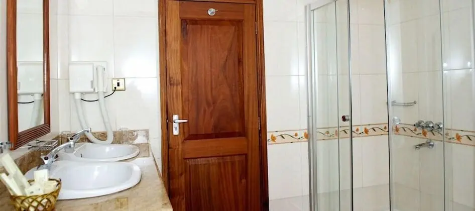 Family Oda, Göl Manzaralı
