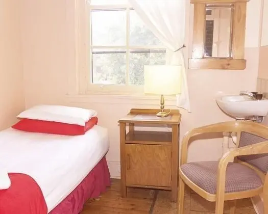3 Bed Dorm Mixed (Shared Bathroom)