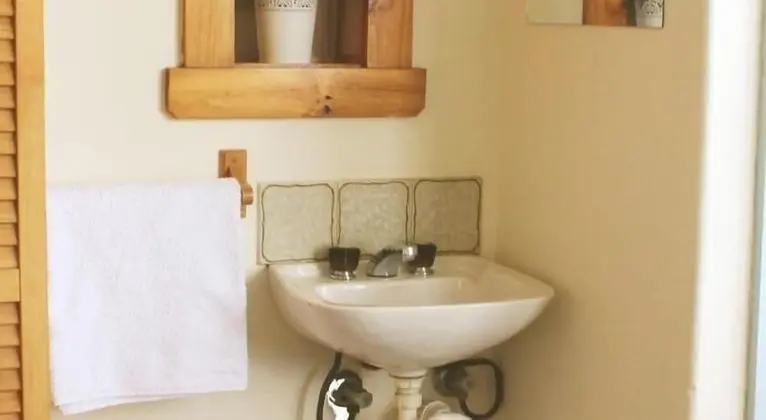 4 Bed Dorm Mixed (Shared Bathroom)
