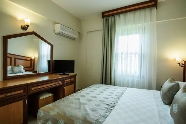 https://imagessl.etstur.com/files/images/hotelImages/TR/94854/l/Katranci-Park-Hotel-Oda-294163.jpg