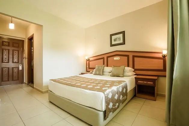 https://imagessl.etstur.com/files/images/hotelImages/TR/94854/l/Katranci-Park-Hotel-Oda-294165.jpg