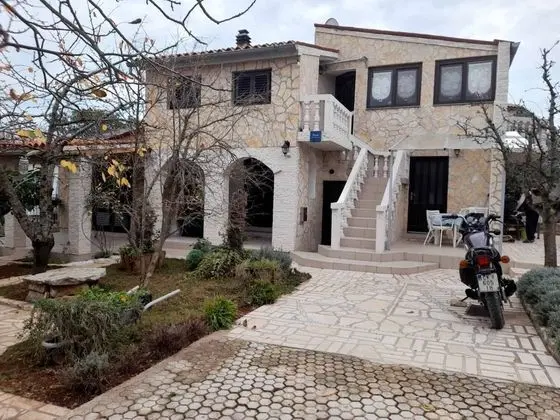 Apart Daire (Katrina - with free parking - A2-sehe)