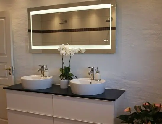 Tek Büyük Yataklı Oda, Ortak Banyo