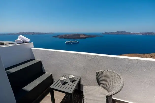 Standard Tek Büyük Yataklı Oda (Caldera View)