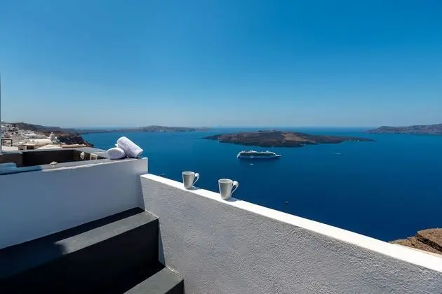Standard Tek Büyük Yataklı Oda (Caldera View)