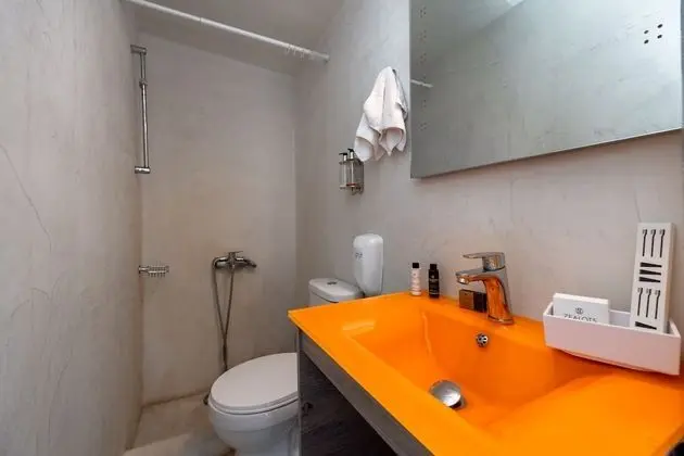 Standard Tek Büyük Yataklı Oda (Caldera View)