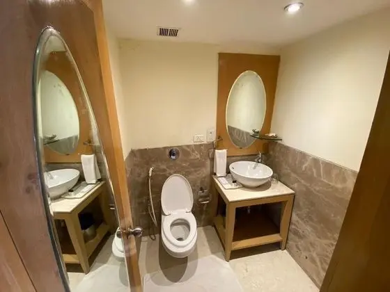 Deluxe Room with Queen or Twin Beds