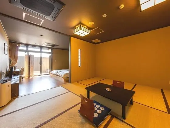 Traditional Oda (12 tatami + 2 Beds, with dinner)