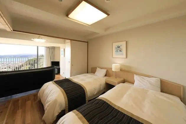 Oda, Sigara İçilmez, Okyanus Manzaralı (Western, 2 Beds+2 Sofa Beds)